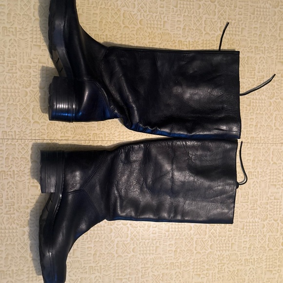 Vintage Black Leather Boots - Picture 5 of 11